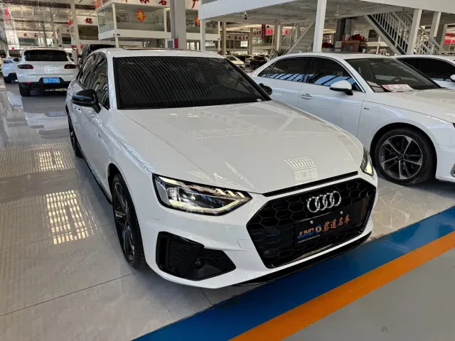 Audi A4L — Фото автомобиля 3