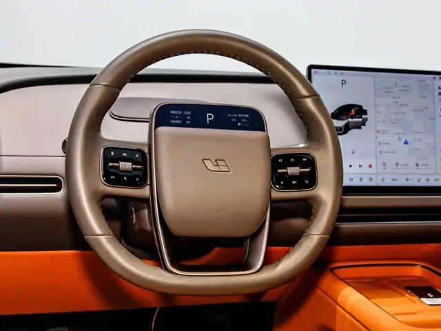 Li Auto i8 — Фото автомобиля 19