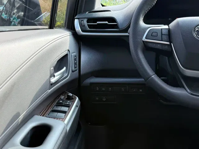 Toyota Granvia — Фото автомобиля 19