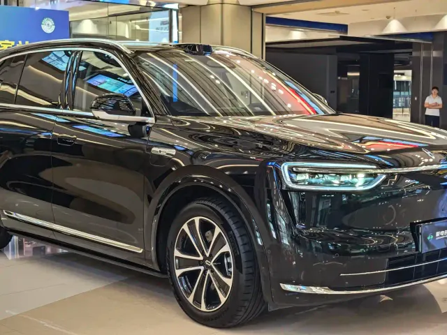 Aito M7 — Фото автомобиля 3
