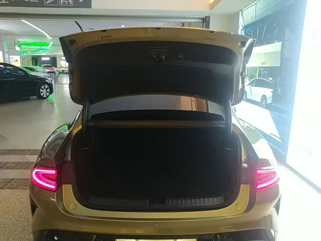 Xiaomi SU7 — Фото автомобиля 14