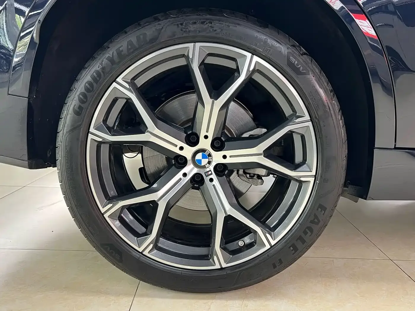 BMW BMW X5 2023 xDrive 30Li Premium M Sport Package — Фото автомобиля 29