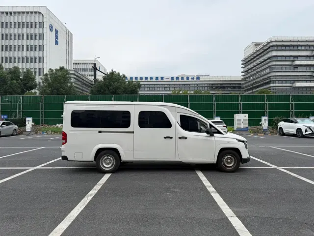 Yufeng Auto Golden Warehouse — Фото автомобиля 4
