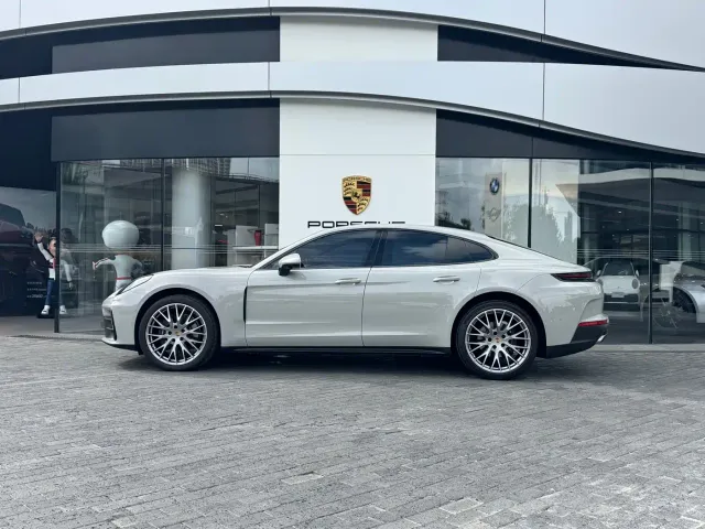 Porsche Panamera — Фото автомобиля 4