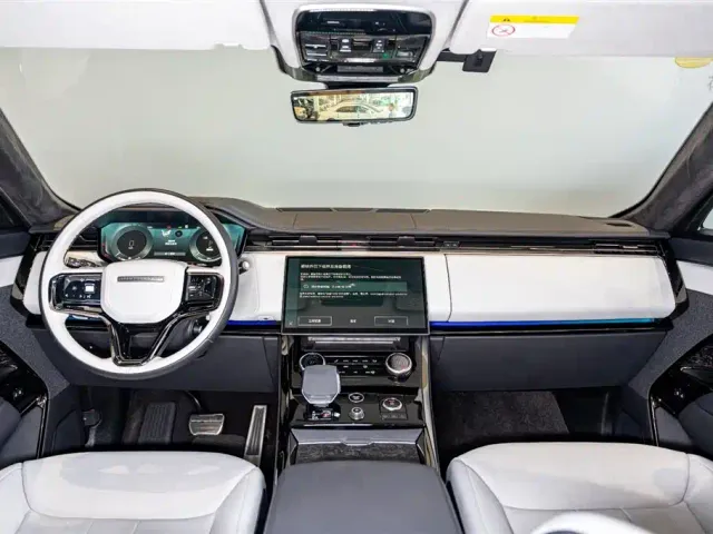 Land Rover Range Rover Sport — Фото автомобиля 11