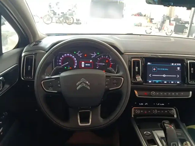 Citroen C6 — Фото автомобиля 10