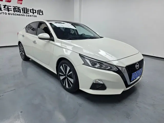 Nissan Teana — Фото автомобиля 3