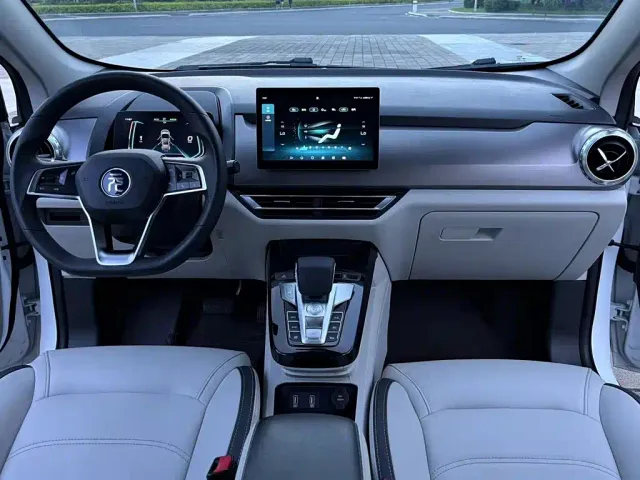 BYD Yuan Pro — Фото автомобиля 4
