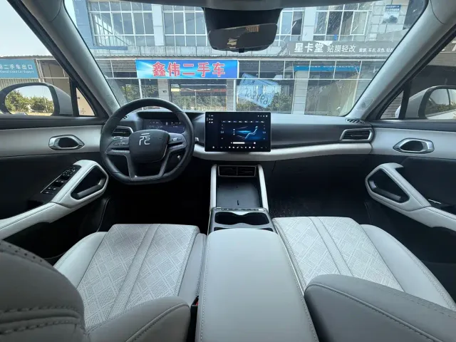 BYD Yuan UP — Фото автомобиля 11