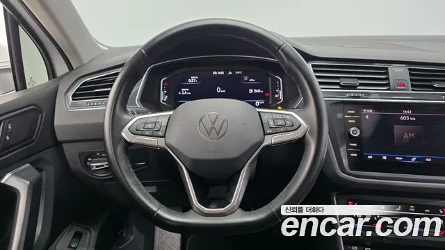 Volkswagen Tiguan Tiguan 2 поколение 2.0 TDI Premium — Фото автомобиля 12