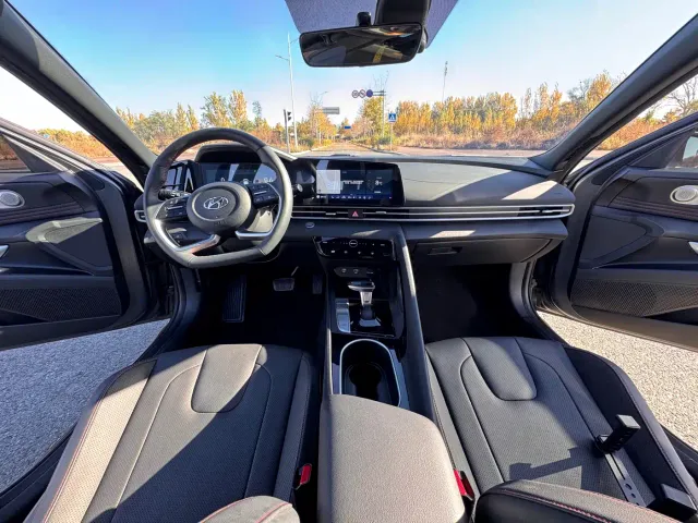 Hyundai Elantra — Фото автомобиля 11