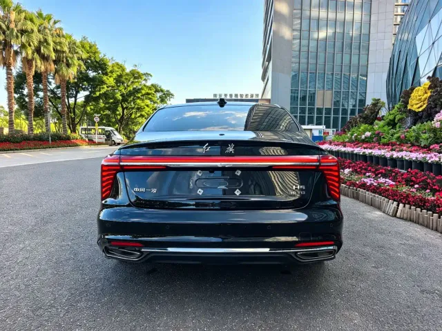 Hongqi H5 — Фото автомобиля 16