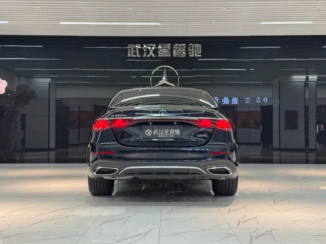 Mercedes-Benz E-Class — Фото автомобиля 6