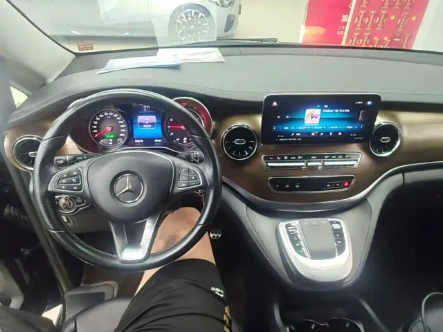Mercedes-Benz V-Class — Фото автомобиля 6