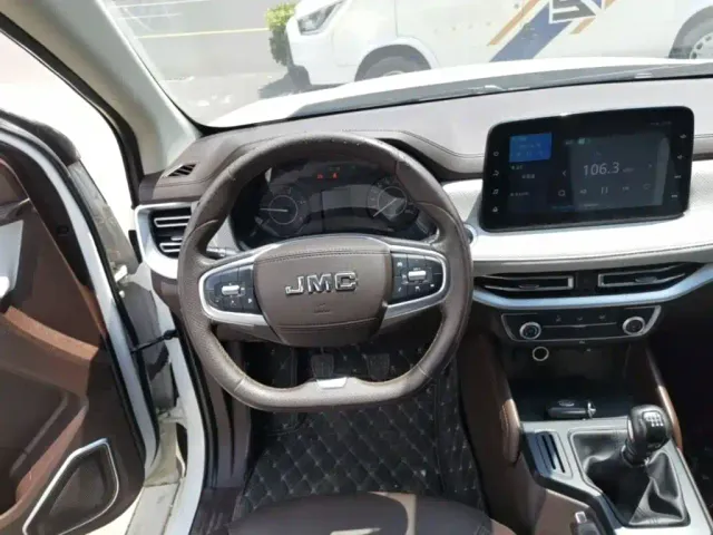JMC Vigus 7 — Фото автомобиля 6