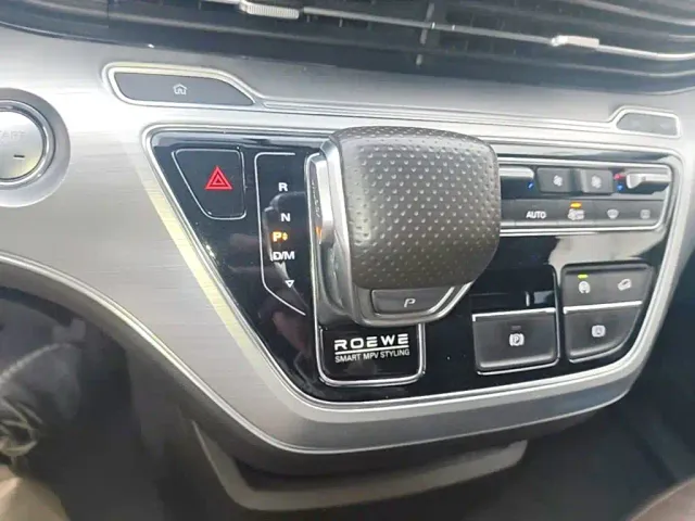 Roewe iMAX8 — Фото автомобиля 13