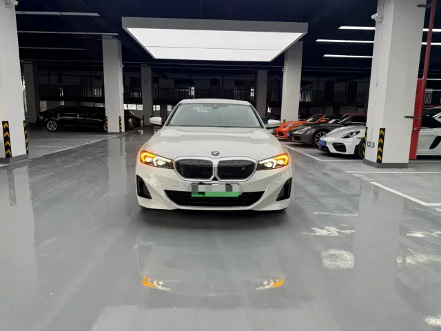 BMW i3 — Фото автомобиля 2