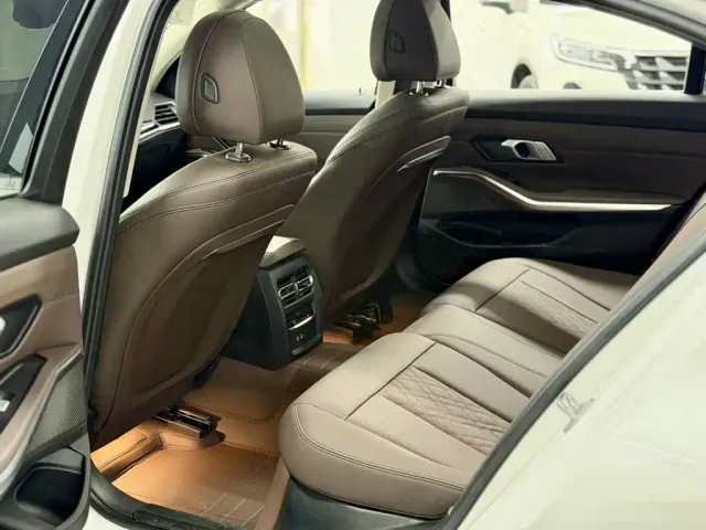 BMW 3 Series — Фото автомобиля 10
