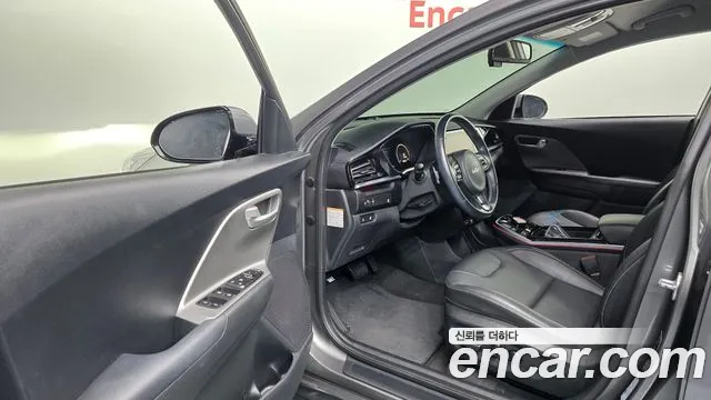 Kia Niro — Фото автомобиля 10