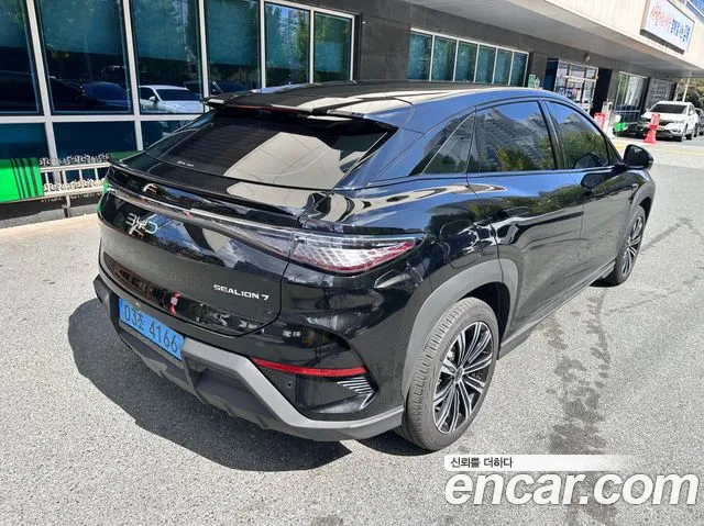 BYD Sealion 7 — Фото автомобиля 16