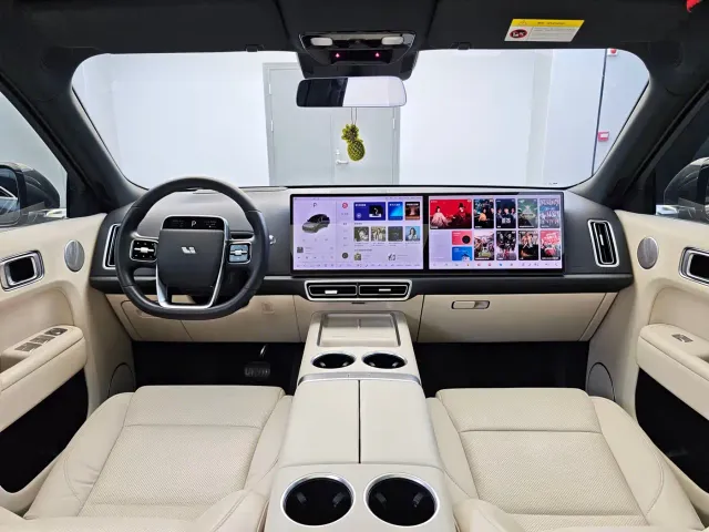 Li Auto L8 — Фото автомобиля 12
