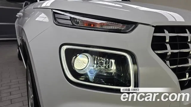 Hyundai Venue — Фото автомобиля 7