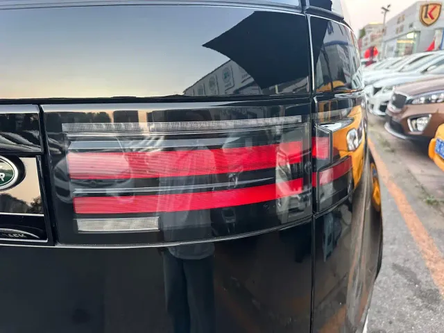 Land Rover Discovery — Фото автомобиля 16