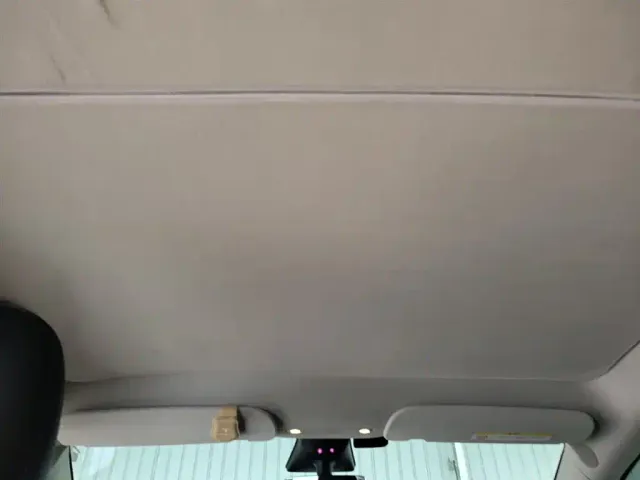 Tesla Model Y — Фото автомобиля 17