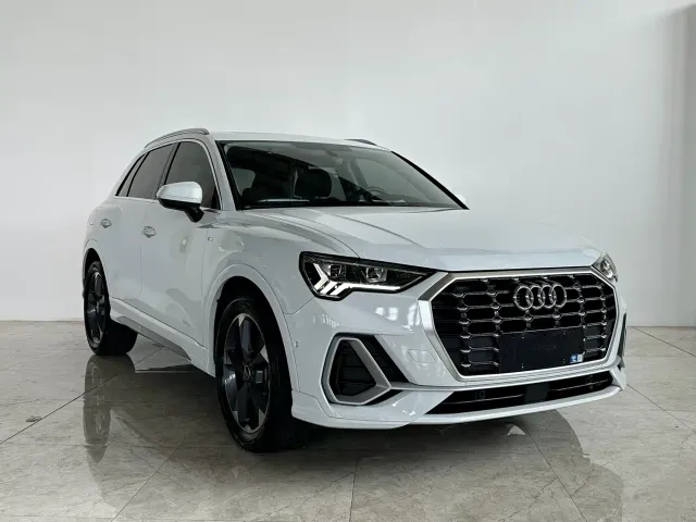 Audi Q3 — Фото автомобиля 3