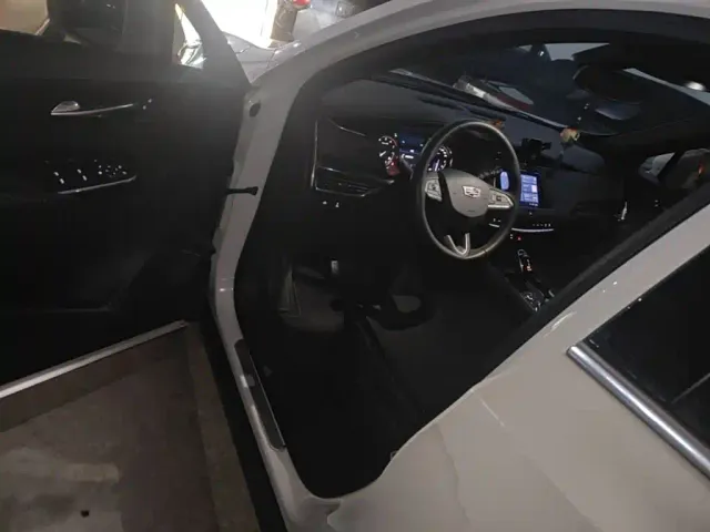 Cadillac XT4 — Фото автомобиля 15