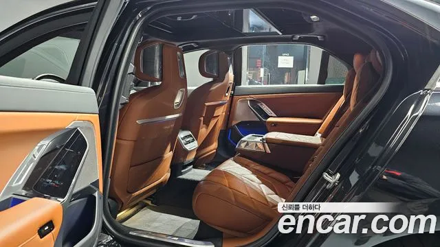 BMW 7 Series G70 — Фото автомобиля 16