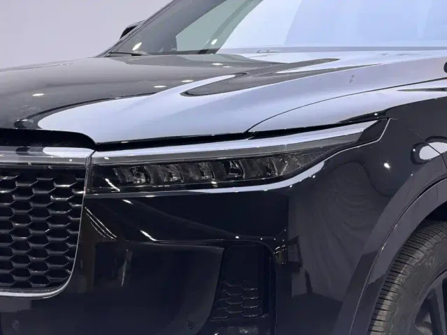 Li Auto ONE — Фото автомобиля 6