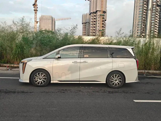 GAC Trumpchi E9 — Фото автомобиля 9