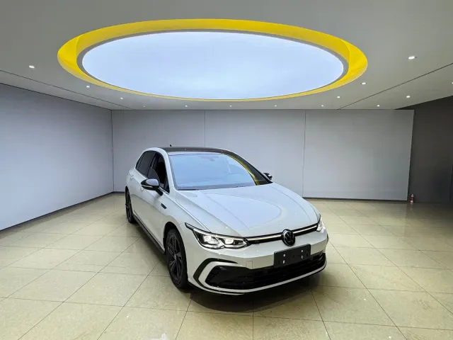 Volkswagen Golf — Фото автомобиля 3