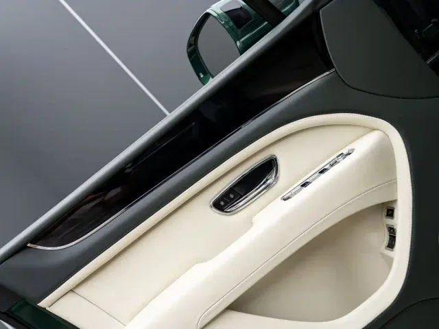 Bentley Bentayga — Фото автомобиля 8