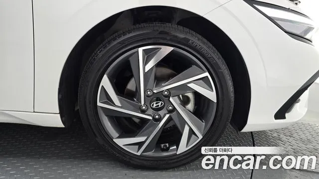 Hyundai Avante CN7 — Фото автомобиля 6