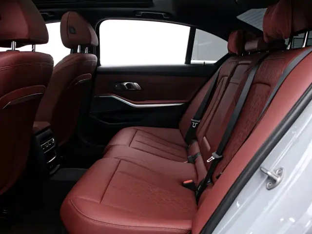 BMW 3 Series — Фото автомобиля 16