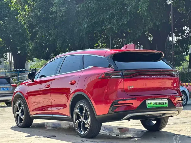 BYD Tang — Фото автомобиля 7