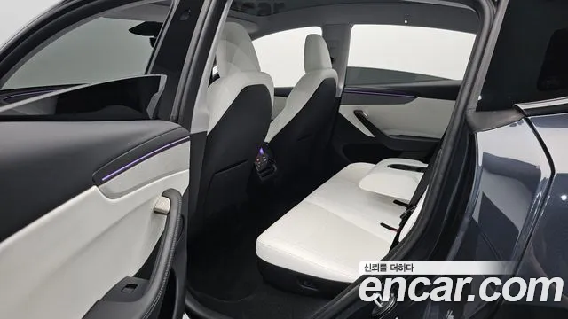 Tesla Model Y — Фото автомобиля 5
