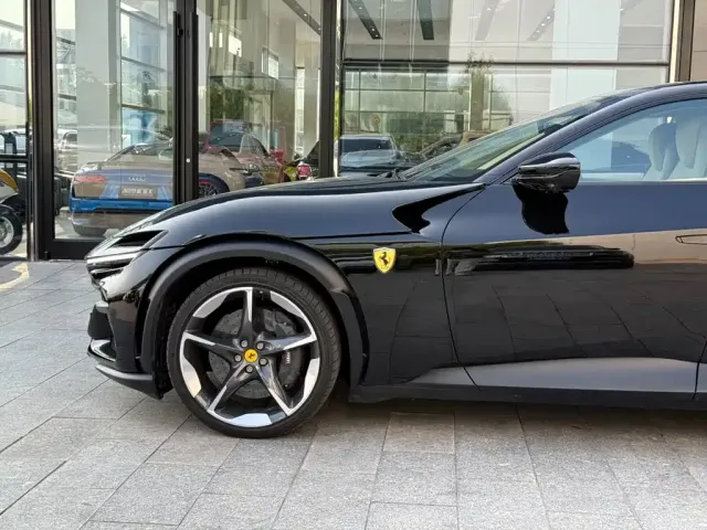 Ferrari Purosangue 2023 6.5L V12 — Фото автомобиля 5