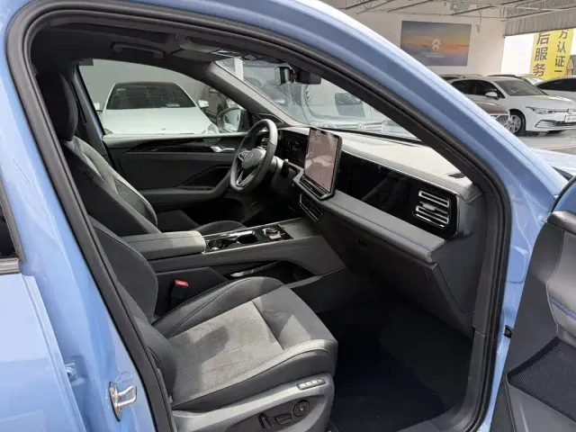 Volkswagen Tiguan L — Фото автомобиля 4