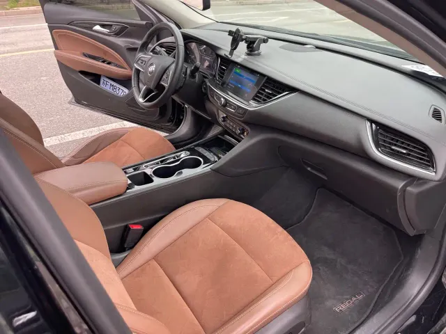 Buick Regal — Фото автомобиля 15