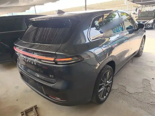 Leapmotor C10 — Фото автомобиля 4