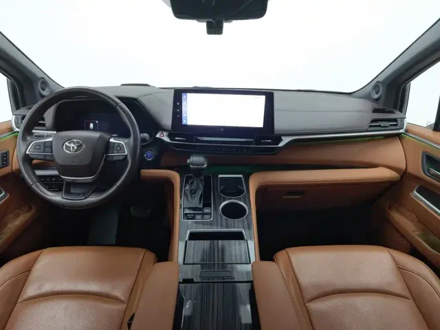 Toyota Sienna — Фото автомобиля 5