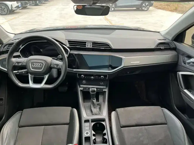 Audi Q3 — Фото автомобиля 10