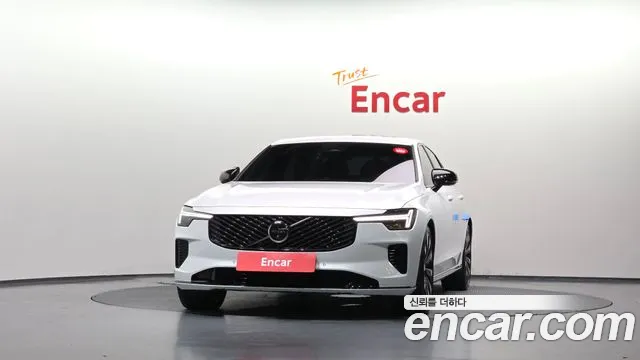 Volvo S90 — Фото автомобиля 3