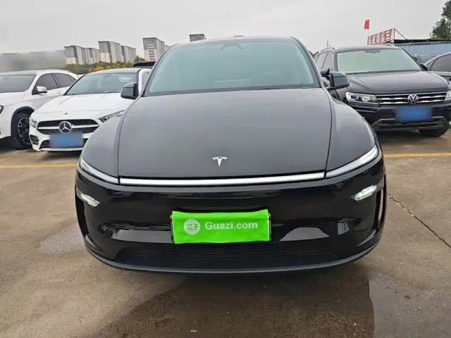 Tesla Model Y — Фото автомобиля 2
