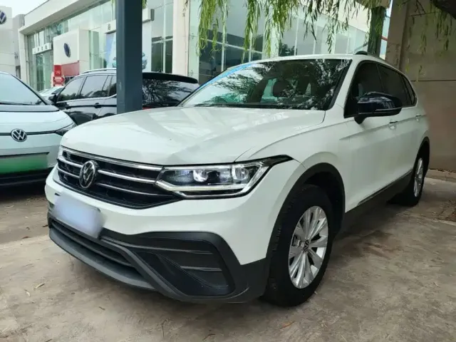 Фотография автомобиля — Volkswagen Tiguan L