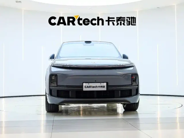 Li Auto L8 — Фото автомобиля 10