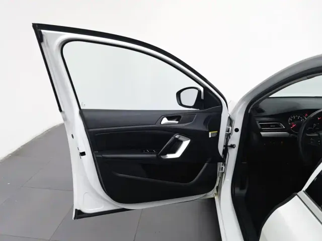 Peugeot 408 — Фото автомобиля 8